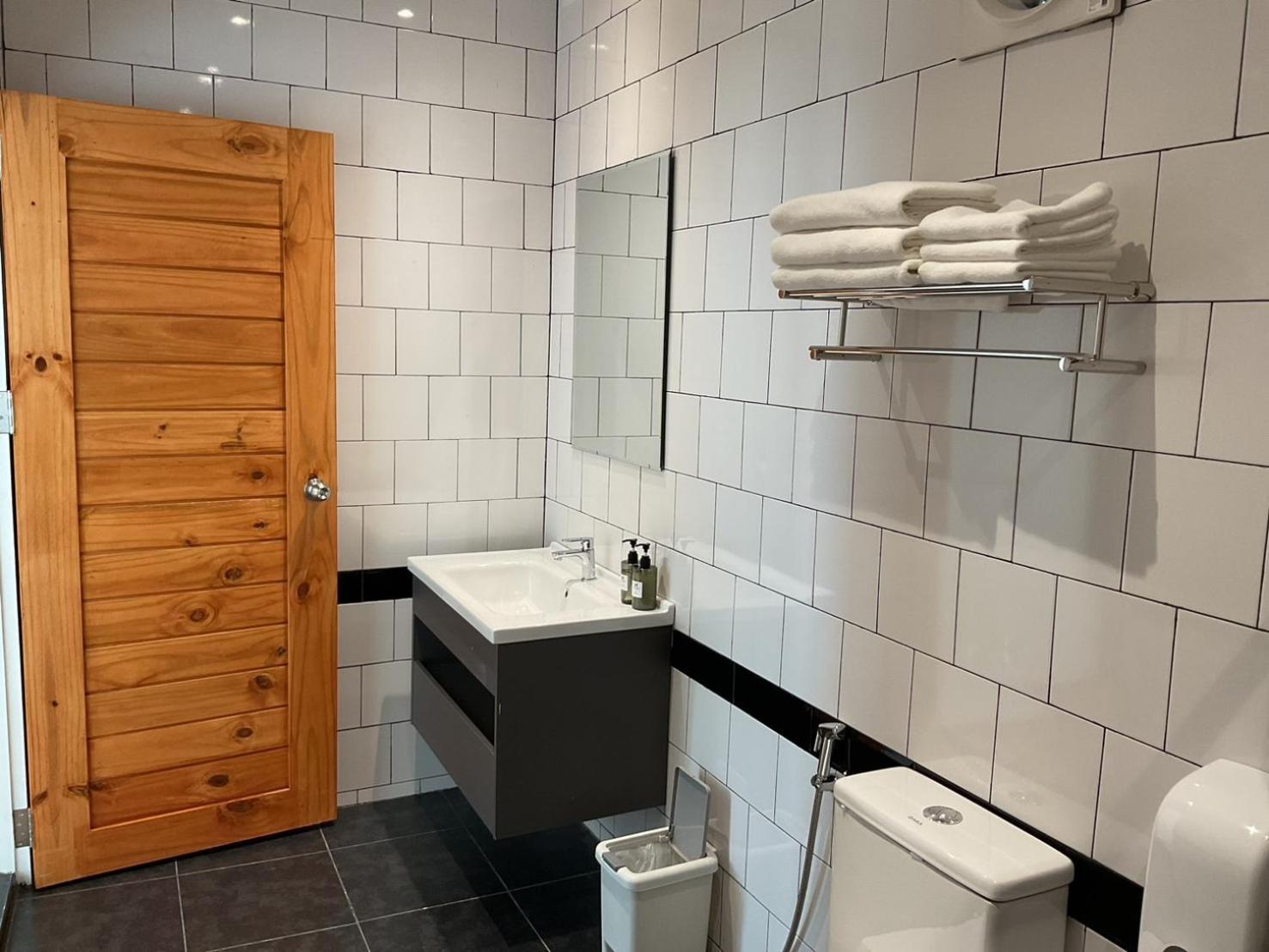 V1 Boutique Hotel 칸차나부리 외부 사진